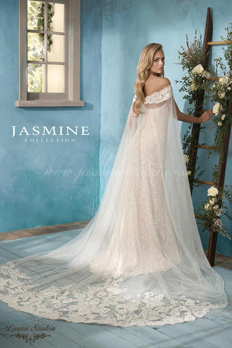 Kölcsönözhető, ejtett vállú Jasmine Collection menyasszonyi ruha.